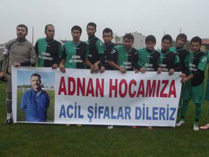 Eski futbolcuya pankartlı destek