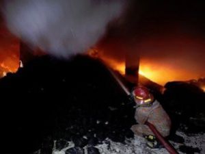 Dakkada fabrika yangını: 112 ölü