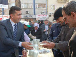Meramda aşure ikramı