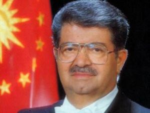 Özal, böcek ilacı ile zehirlenmiş