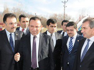 Üniformalı öğrenciler de sivilleşmeli