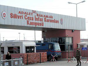 Demokratik sistemde darbelere yer yok