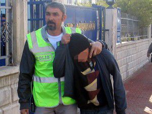 Hırsızlık anı güvenlik kamerasında