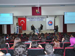 Özgür Akın, Üniversite öğrencileriyle buluştu