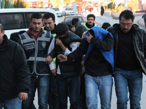 Araçda 5 adet keçi ile 250 kilo kuru üzüm çıktı