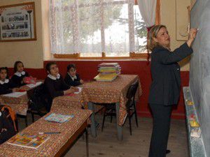 Öğretmenlerden serbest kıyafet protestosu