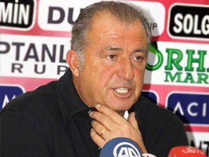 Terim: Çıkan haberleri ibretle izliyorum