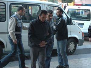 Polis elini attığı her yerde esrar buldu