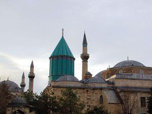 Mevlana Müzesinden çıkan kemik, seramik, çiniler