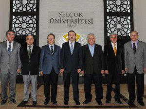 Üniversite sahaya iniyor