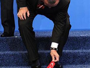 Erdoğan Türk Bayrağını çiğnetmedi