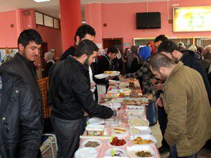 İlahiyat öğrencilerinden Suriye için kermes
