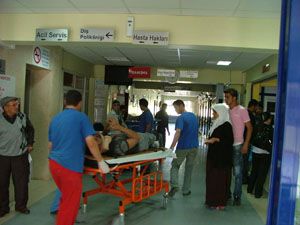 Kamyonet motorsikletle çarpıştı: 2 yaralı