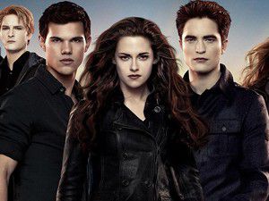 Twilight serisinin sonuncu filmi damgasını vurdu