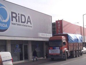 Suriye halkına 2 tır yardım malzemesi gönderildi