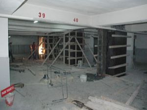 İş merkezinin kolonlarına destek çalışması başladı