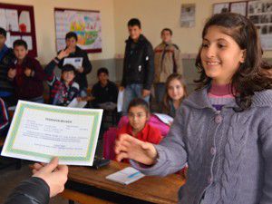 Konyada 444 bin 200 öğrenci karne aldı