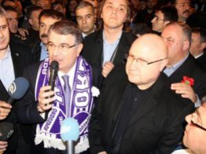 İdris Naim Şahine coşkulu karşılama