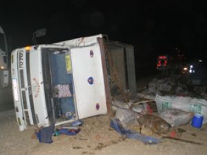 Tarım işçileri taşıyan kamyonette acı kaza