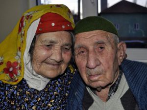 Bir gün bile ayrı kalamıyorlar