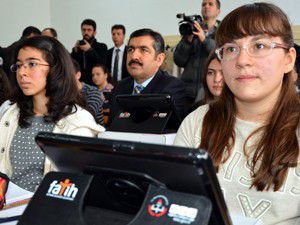 Konyada 3 okulda 719 tablet bilgisayar dağıtıldı