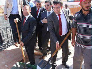 2 bin kişilik caminin temeline harç koydular