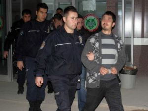 Operasyonda 13 kişi gözaltına alındı