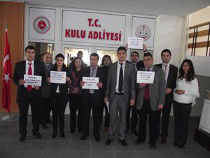 Kuluda adliye çalışanlarından eylem