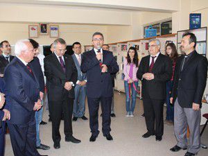 Kütüphane törenle açıldı