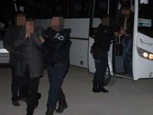 22 şüpheliden 4ü tutuklandı