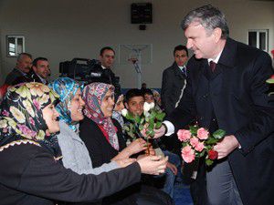 Onların gönüllerini asla kırmayalım