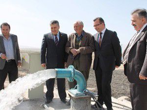 Emekli öğretmenin ormanına su verildi