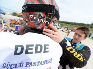 Enduronun dedesi pistlerde