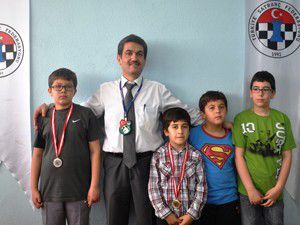 Satrançta M. Aymaz Farkı