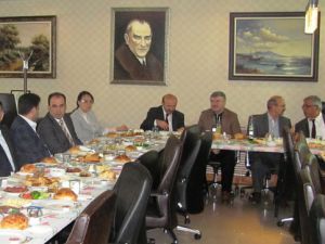 Ak Parti İl Teşkilatı sanayicilerle buluştu