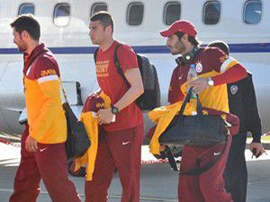 Galatasaray özel uçakla Cumaya yetişti