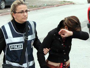 Nişan yapacağız, yüzük bakıyoruz
