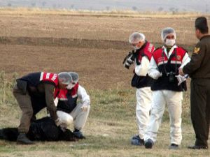 Eşarpla boğulan kadın su kuyusuna atıldı