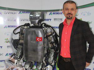 İnsansı robot Akıncı-2 halkla tanıştı