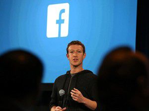 Facebook patronu maaşını 1 dolara indirdi