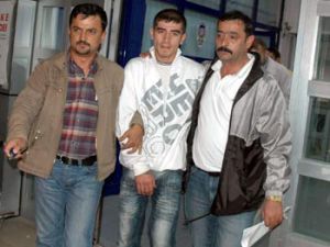 Mahallede kan gövdeyi götürüyor