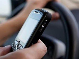 Cep telefonu trafikte dalgınlığa neden oluyor!