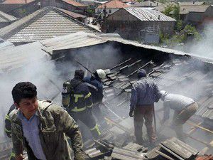 Ocaktan çıkan yangın 3 eve sıçradı