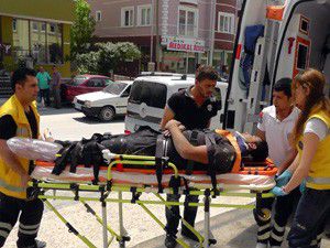 İskeleden düşen işçi yaralandı