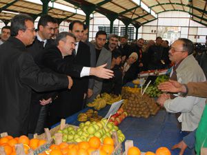 Ak Partili Adaylar Pazara İndi