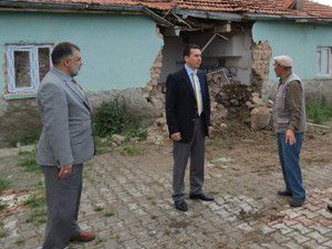 El frenini çekmeyi unutunca mutfağa girdi