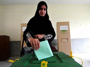 Pakistan halkı sandık başında