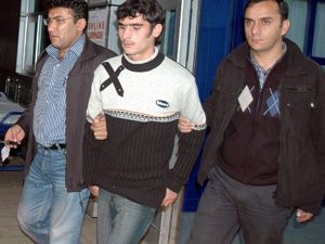 Nasihat veren ağabeyini bıçakladı