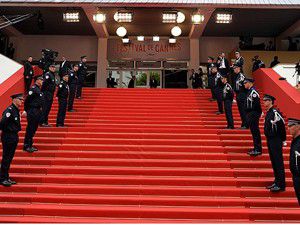 Cannes Festivalinde silah paniği