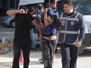 Kadın ve çocuklara uyuşturucu taşıttırdılar